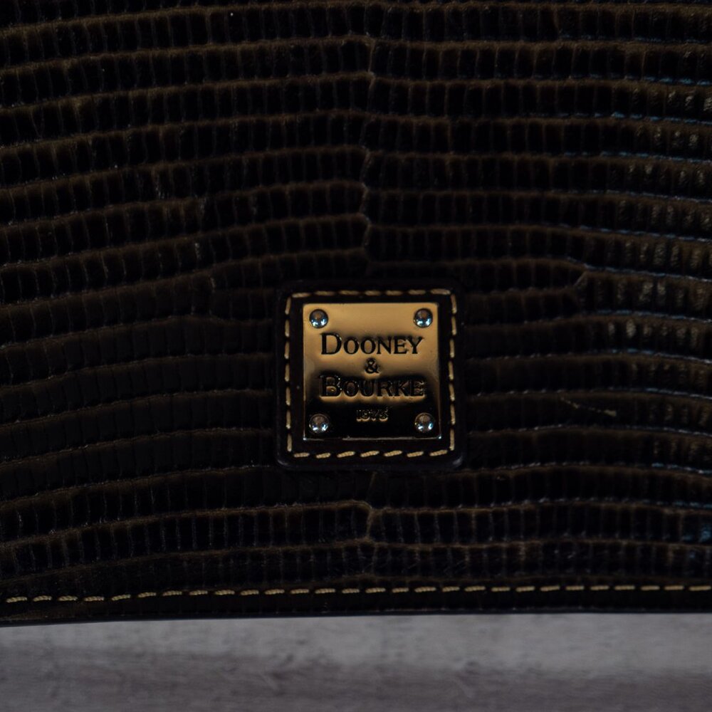Dooney And Bourke Lizard Embossed Wristlet Brown - Picture 2 of 5